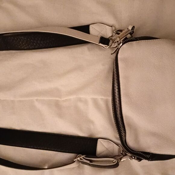 Stylish Silver and Black Women's Bag - Picture 2 of 2